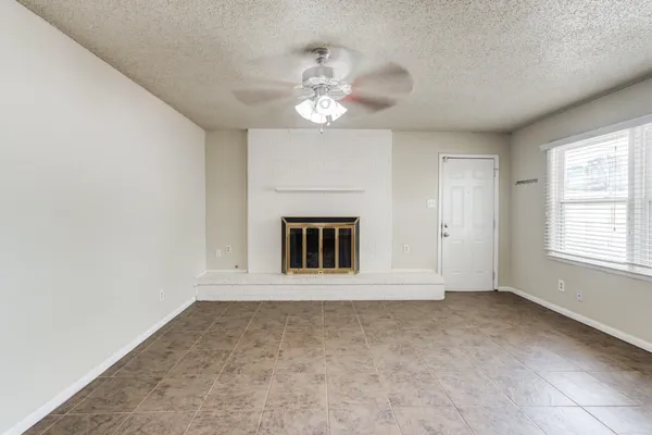 $1,600 | 5017 46th Street, Lubbock, TX 79414