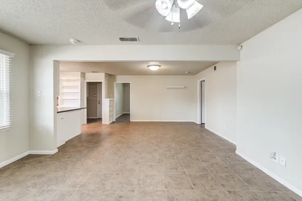 $1,600 | 5017 46th Street, Lubbock, TX 79414