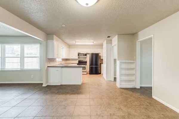 $1,600 | 5017 46th Street, Lubbock, TX 79414