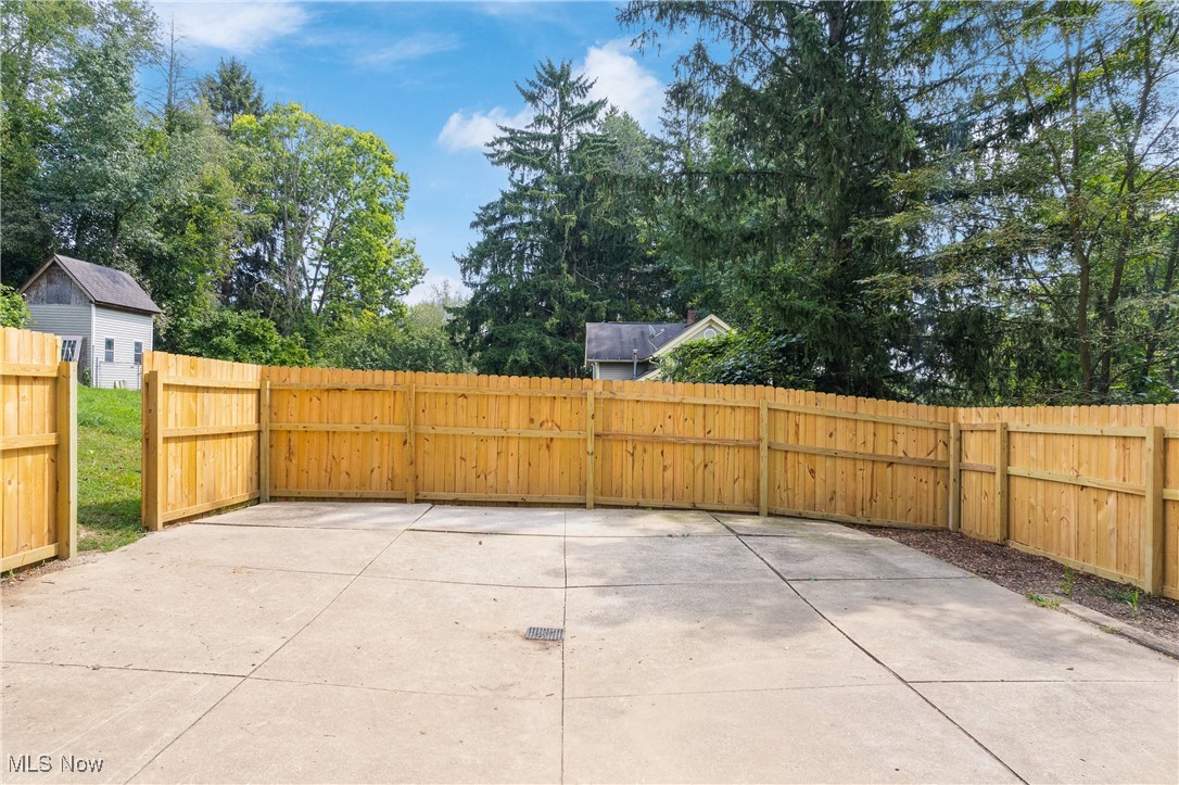 2767 Clinton Road Clinton, OH 44216 - Photo 29 of 34 Back Patio