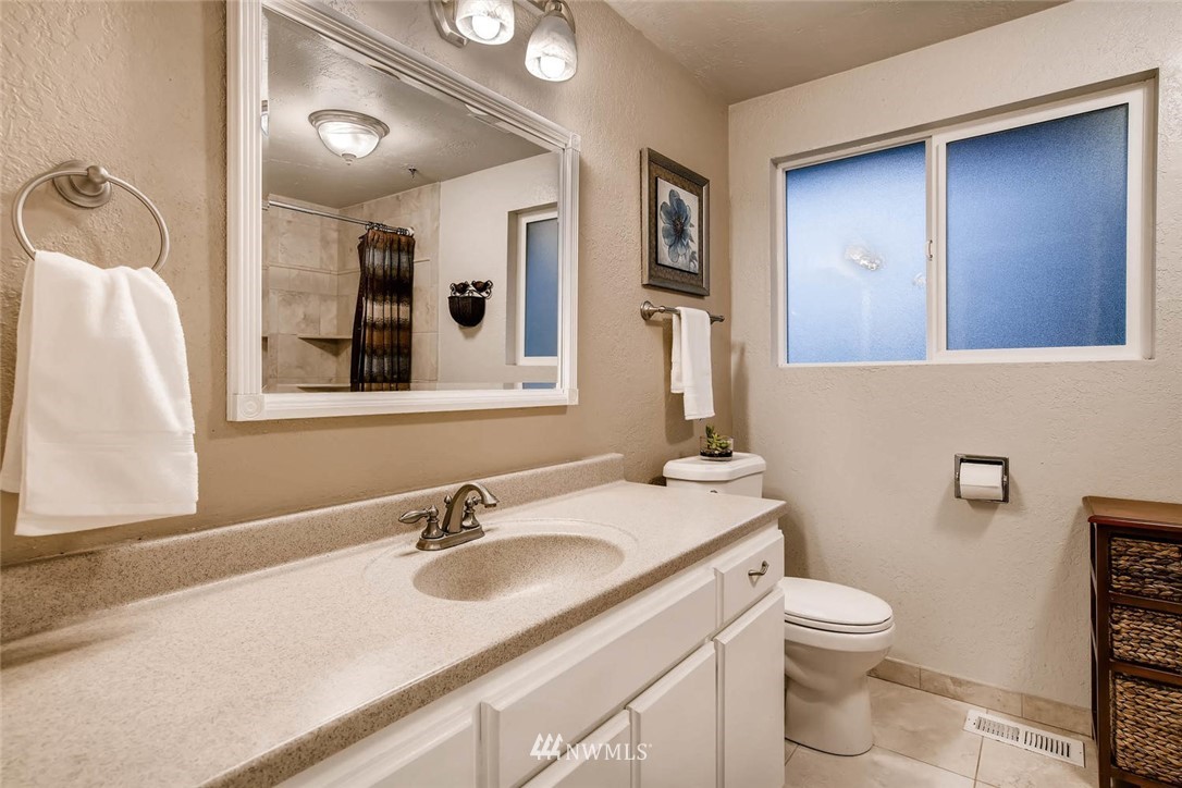 20305 Southeast 145th Street Renton, WA 98059 - Photo 14 of 25