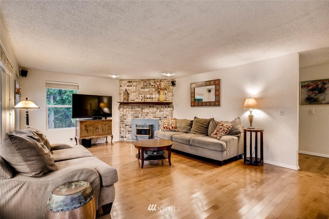 20305 Southeast 145th Street Renton, WA 98059 - Photo 3 of 25