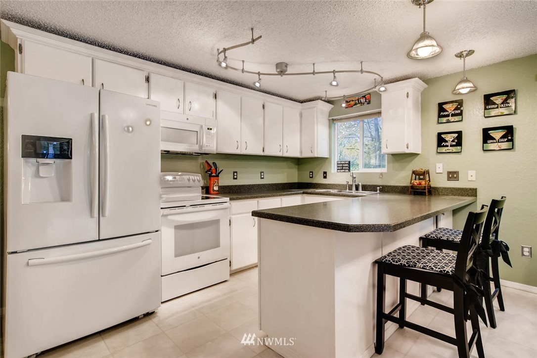 20305 Southeast 145th Street Renton, WA 98059 - Photo 6 of 25