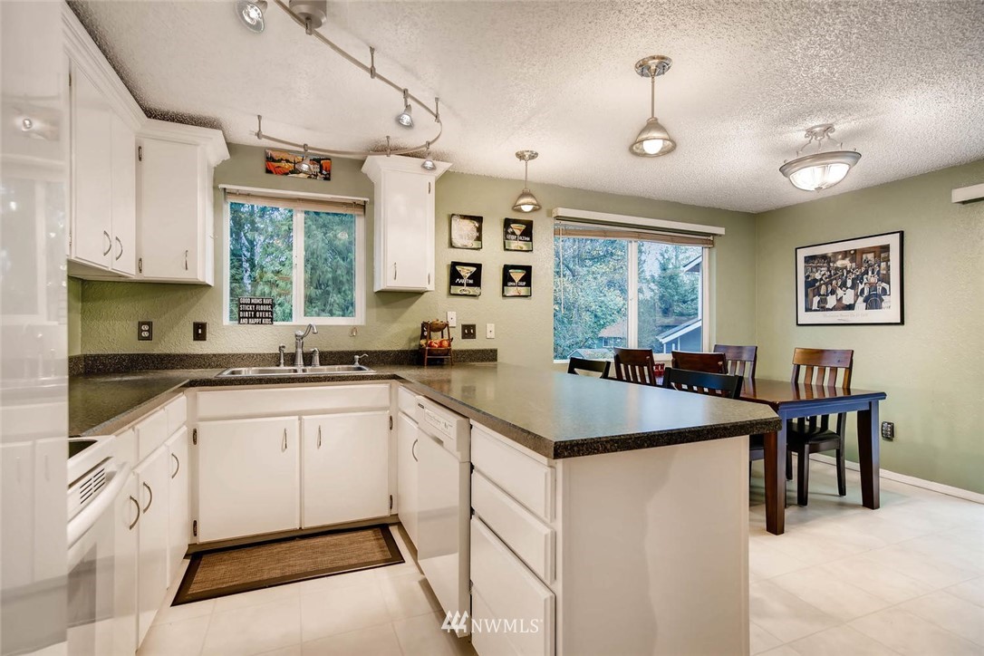 20305 Southeast 145th Street Renton, WA 98059 - Photo 7 of 25