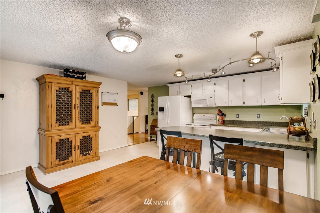 20305 Southeast 145th Street Renton, WA 98059 - Photo 9 of 25