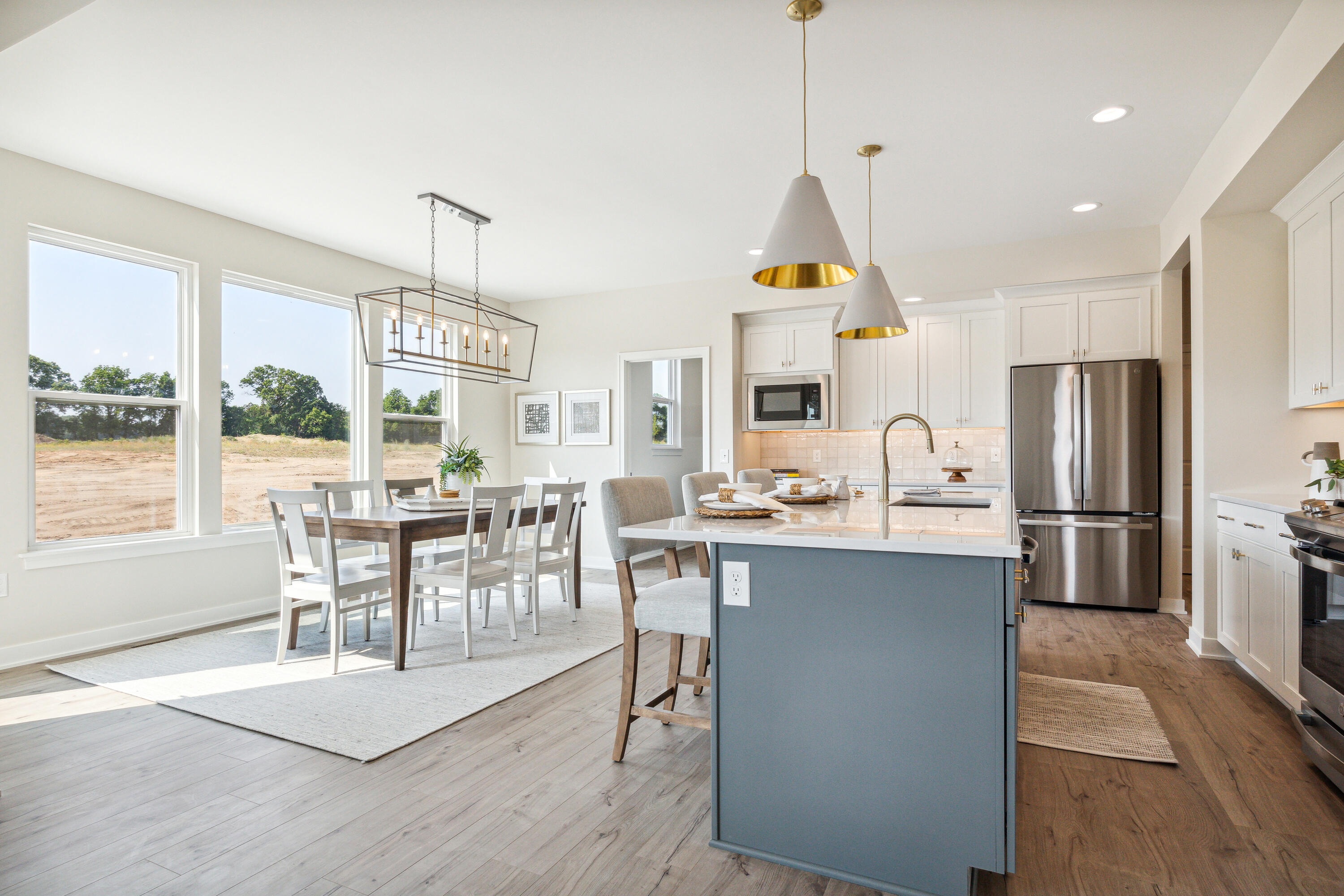 7187 West R Avenue Kalamazoo, MI 49009 - Photo 8 of 22 Kitchen and Dining