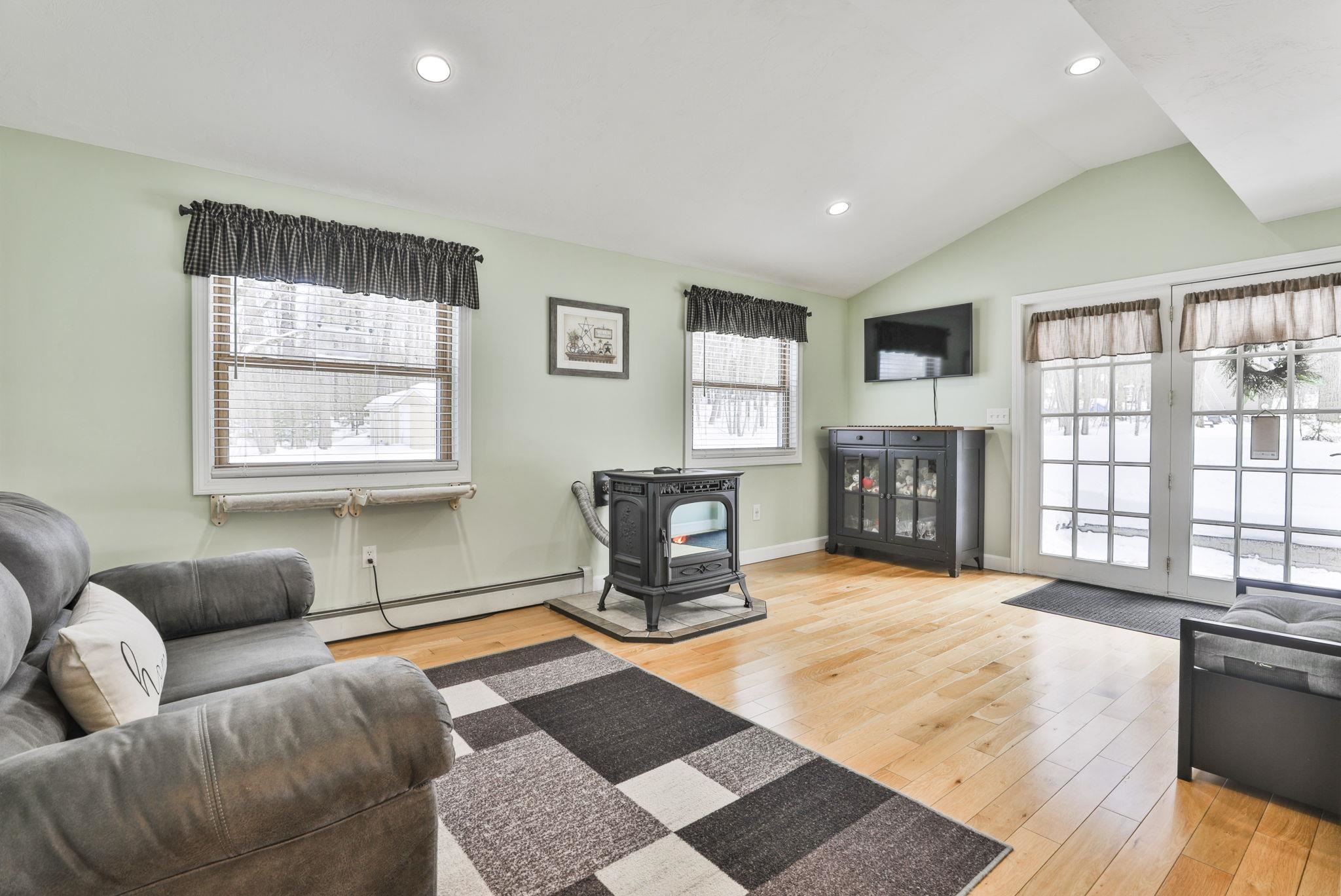 67 B Kienia Road Hudson, NH 03051 - Photo 1 of 26 Gallery Image 1