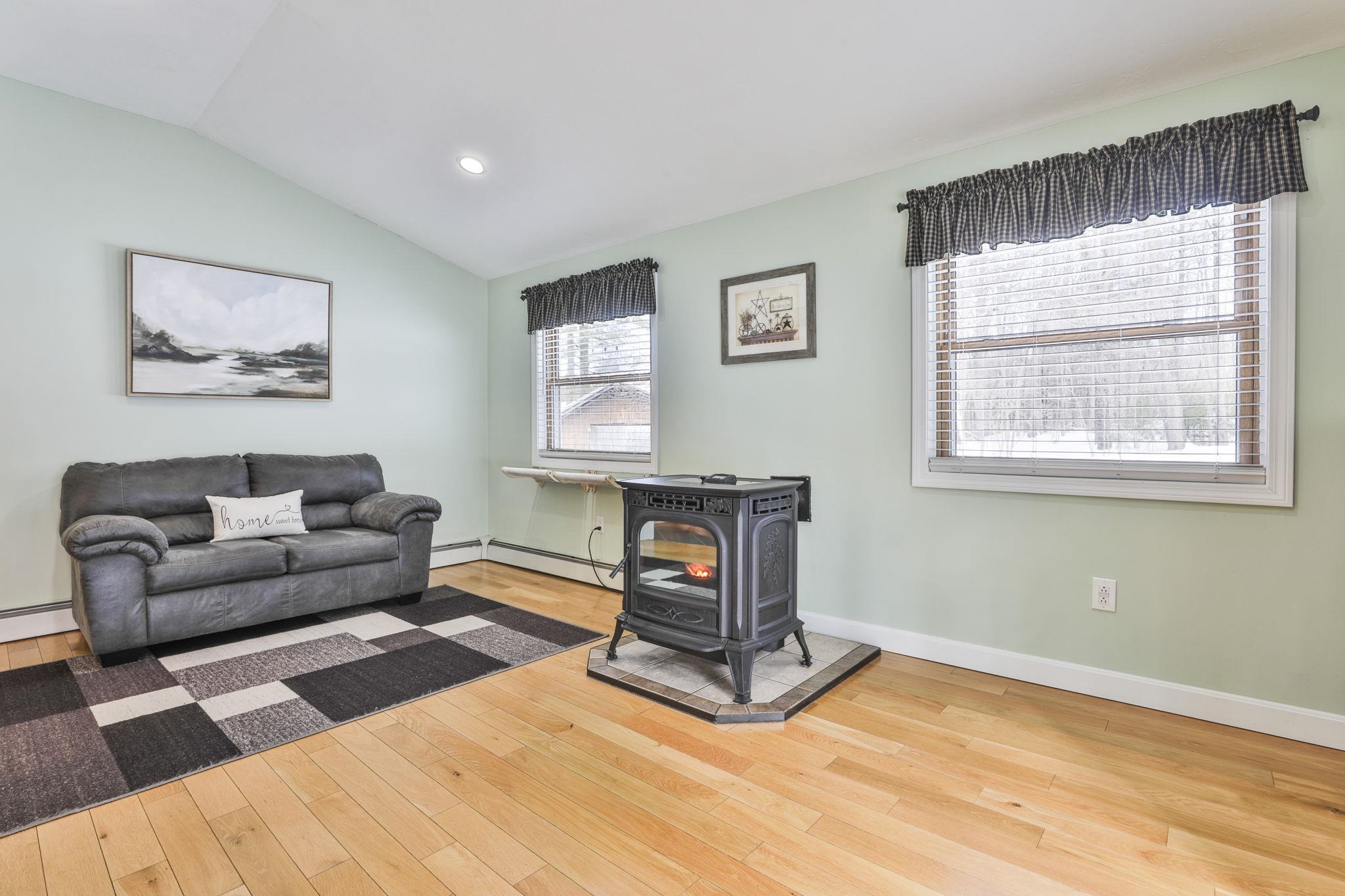 67 B Kienia Road Hudson, NH 03051 - Photo 6 of 26 Gallery Image 6