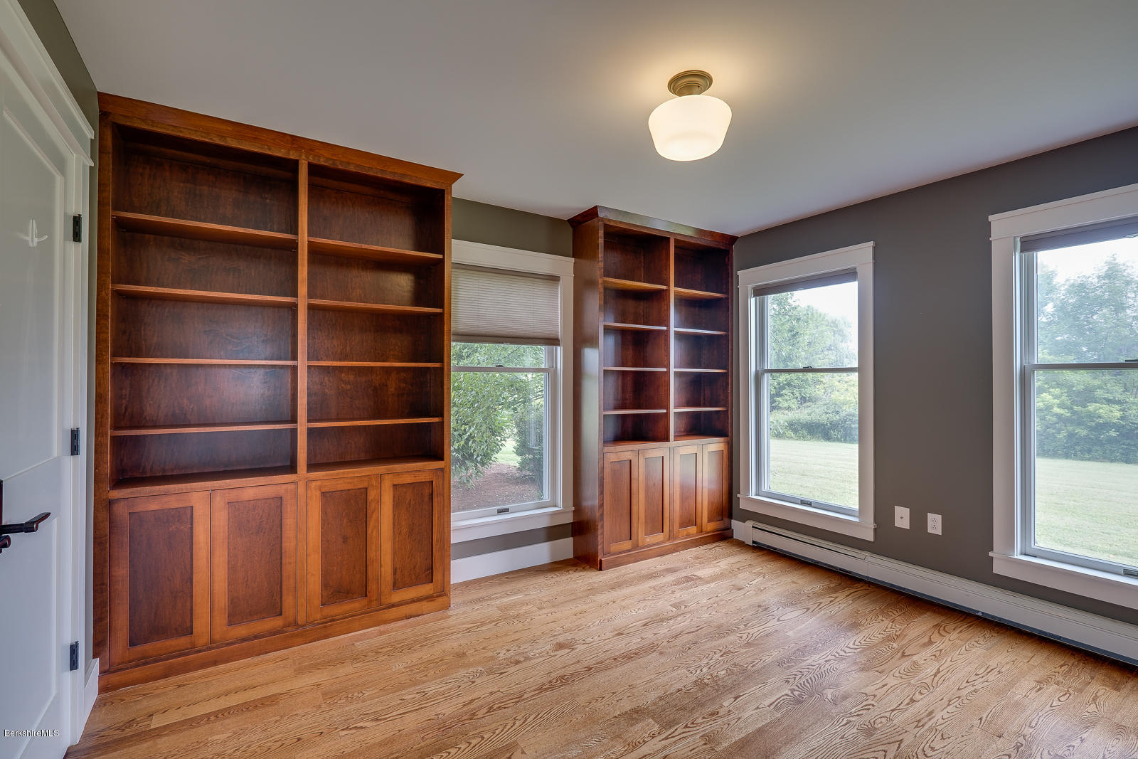 390 Stratton Road Williamstown, MA 01267 - Photo 11 of 48 library