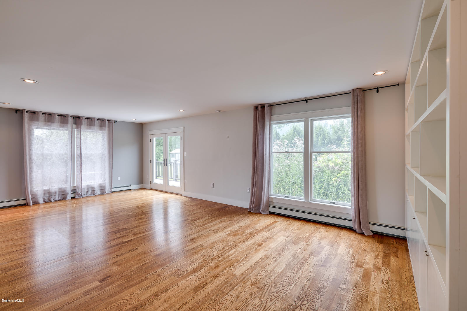 390 Stratton Road Williamstown, MA 01267 - Photo 24 of 48 living room 3