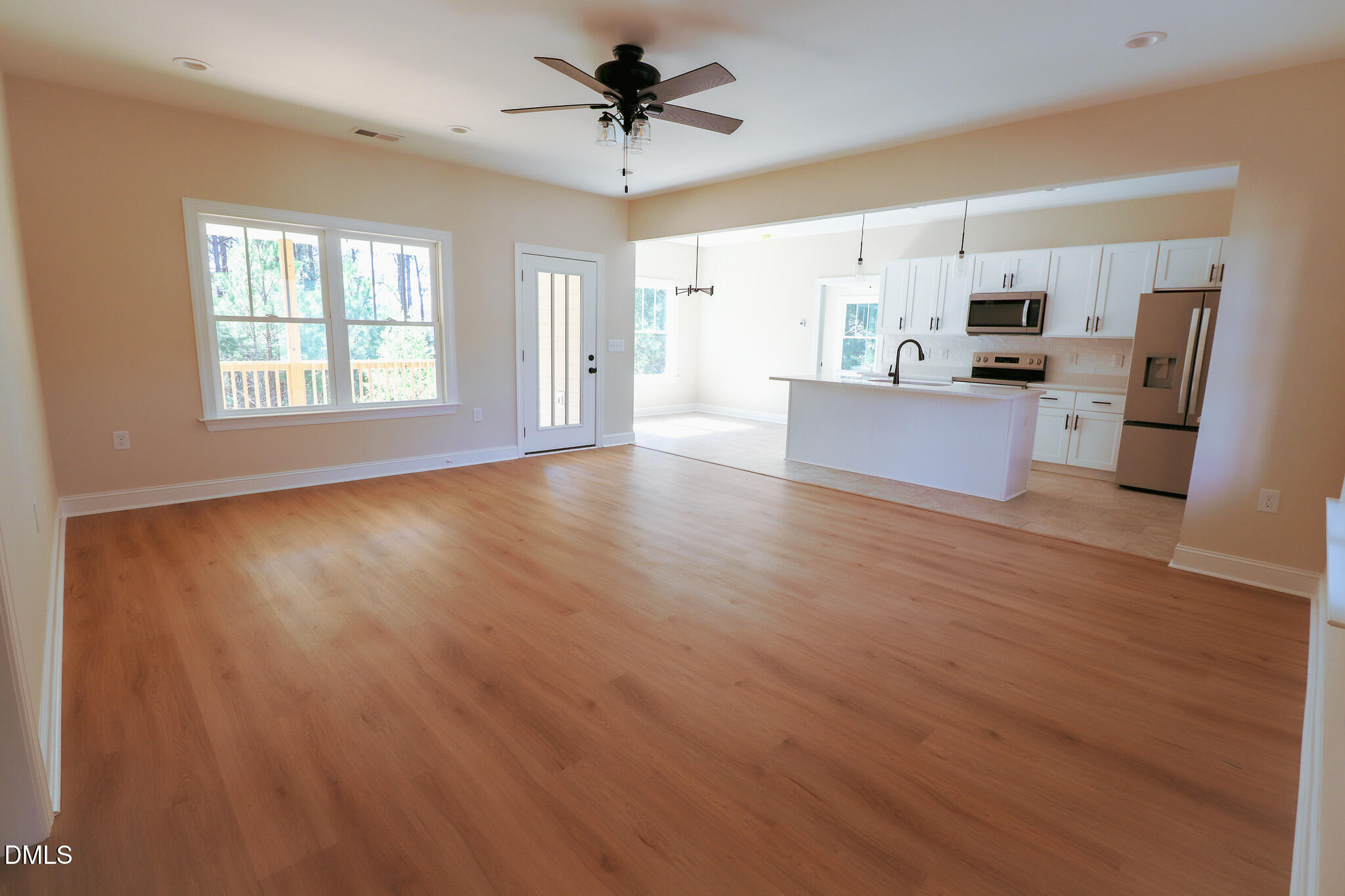 225 Parker Road Four Oaks, NC 27524 - Photo 16 of 41 225 interior den