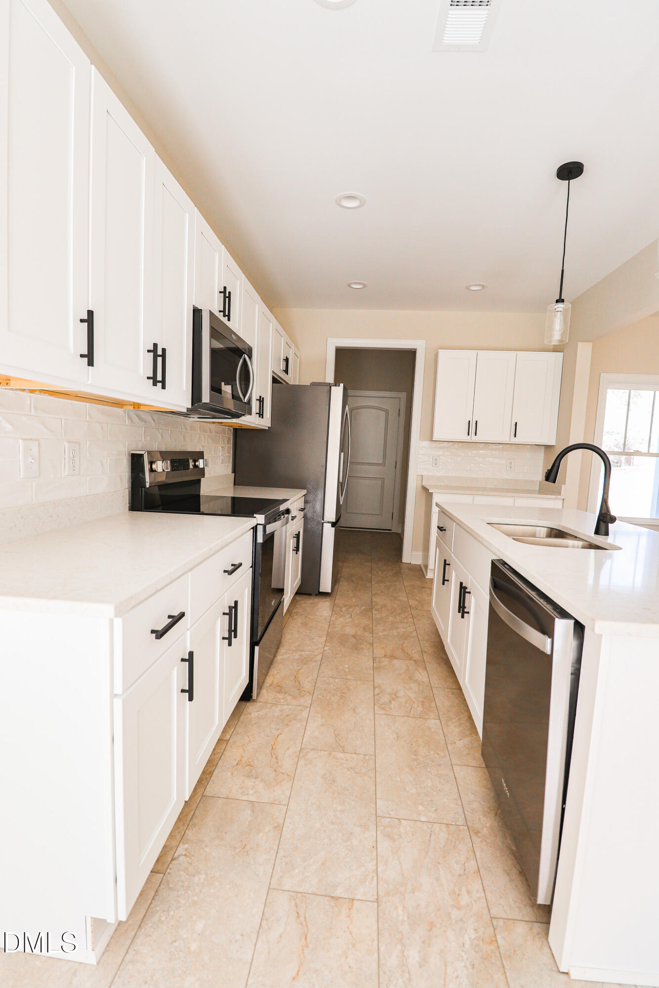 225 Parker Road Four Oaks, NC 27524 - Photo 22 of 41 225 interior 7