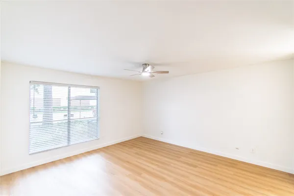 $138,000 | 14555 Wunderlich Drive, Unit 3505, Houston, TX 77069