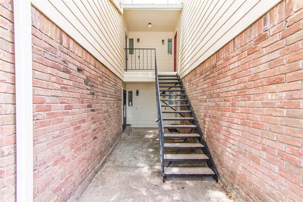 $138,000 | 14555 Wunderlich Drive, Unit 3505, Houston, TX 77069