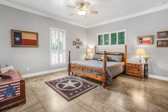 $999,999 | 20547 Crosby Eastgate Road, Crosby, TX 77532