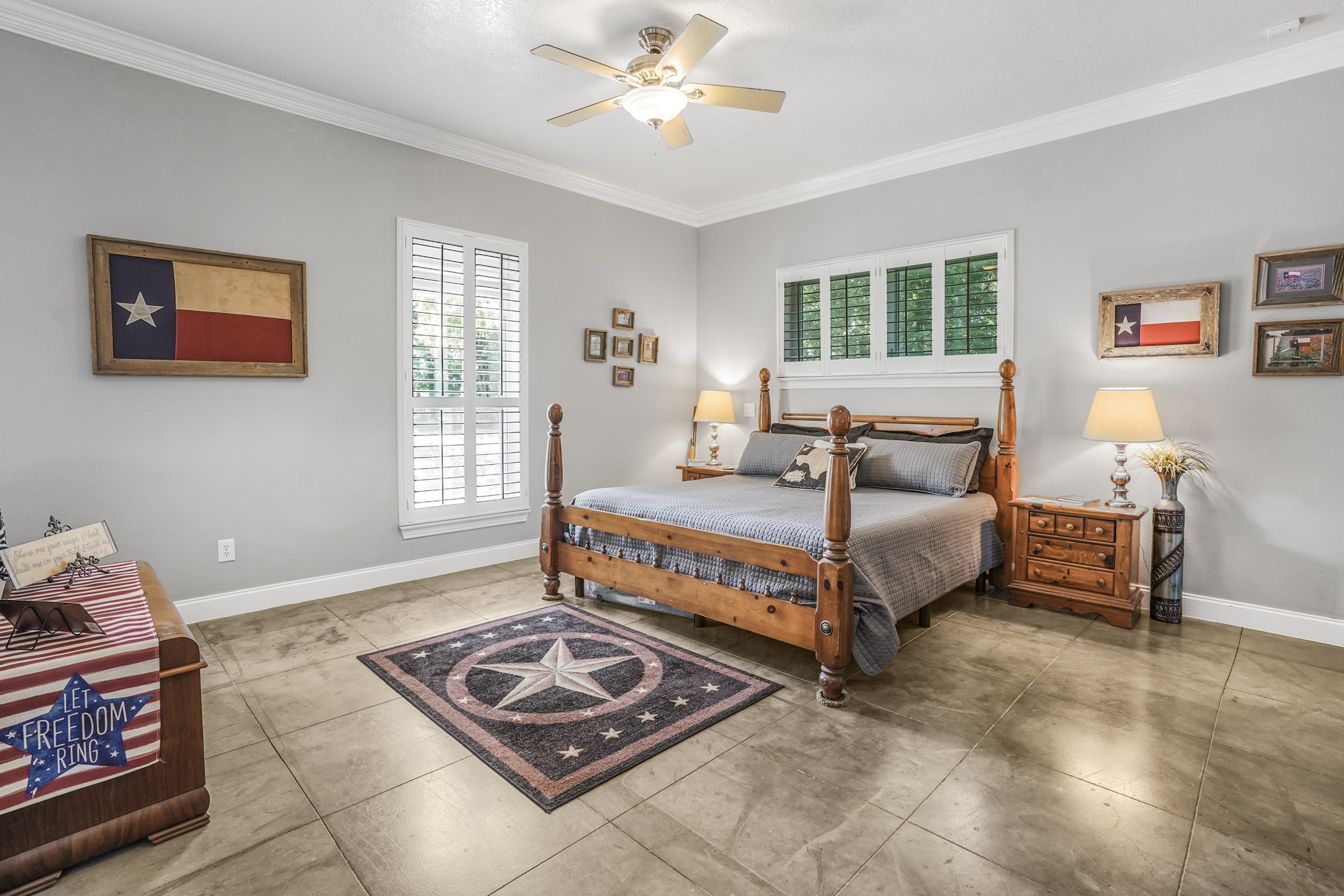 20547 Crosby Eastgate Road Crosby, TX 77532 - Photo 12 of 44 Owners retreat in the main house.