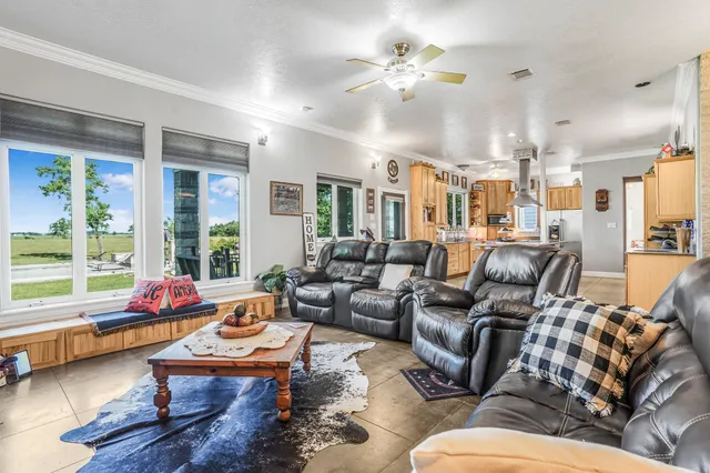 $999,999 | 20547 Crosby Eastgate Road, Crosby, TX 77532