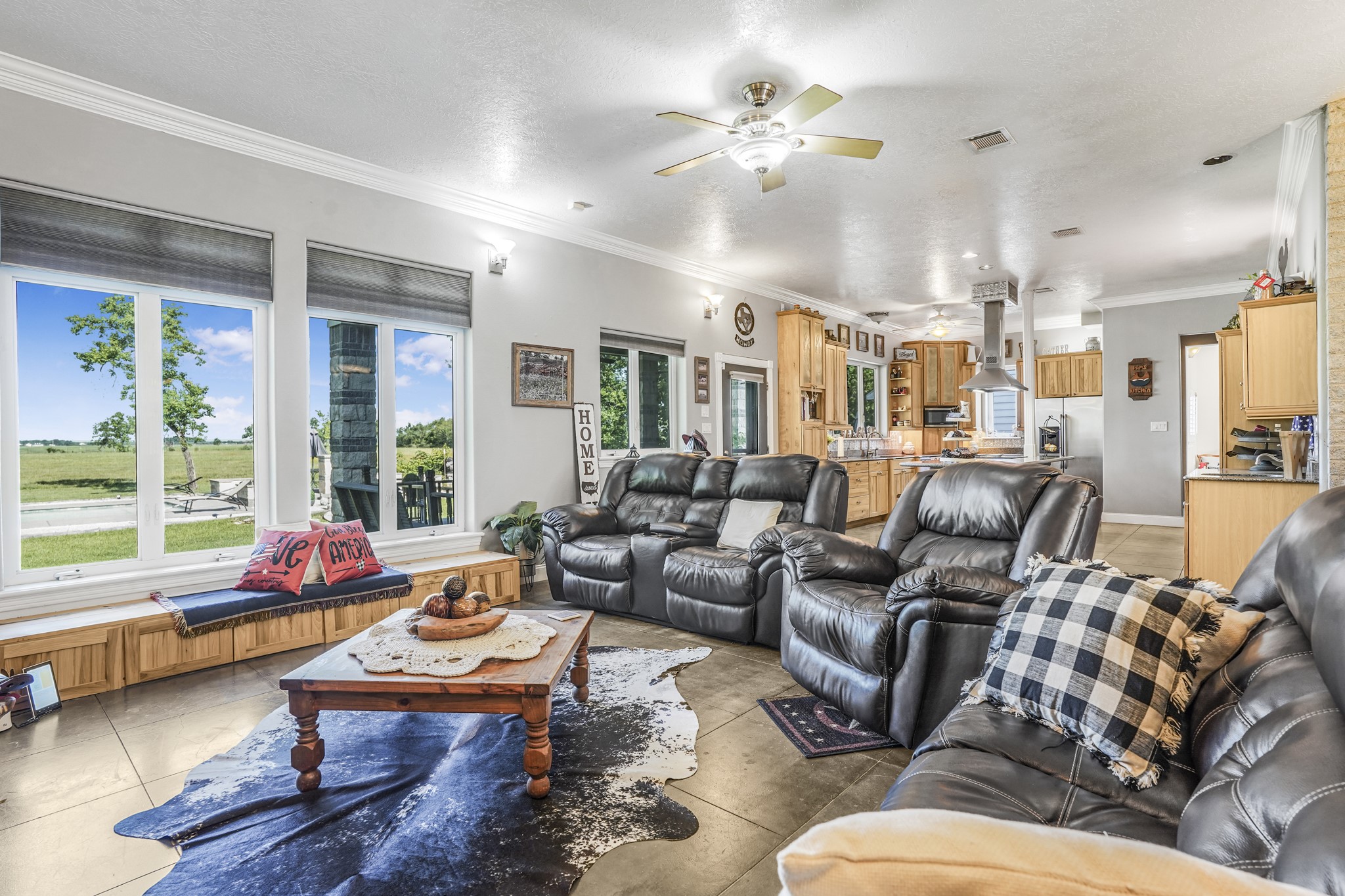 20547 Crosby Eastgate Road Crosby, TX 77532 - Photo 25 of 44 Living room has a great view to the pool.
