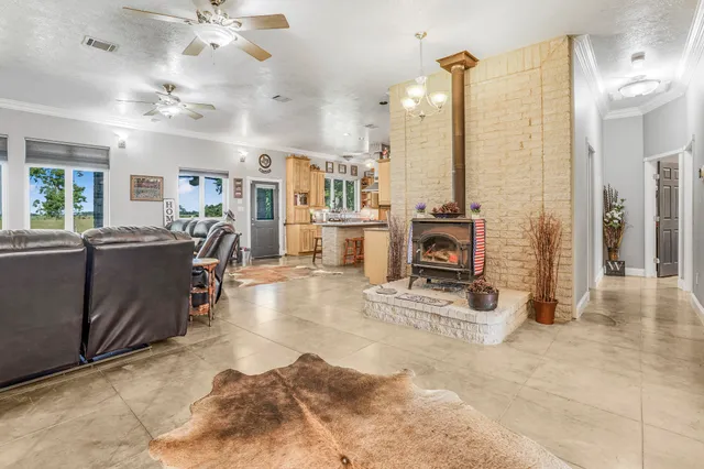 $999,999 | 20547 Crosby Eastgate Road, Crosby, TX 77532