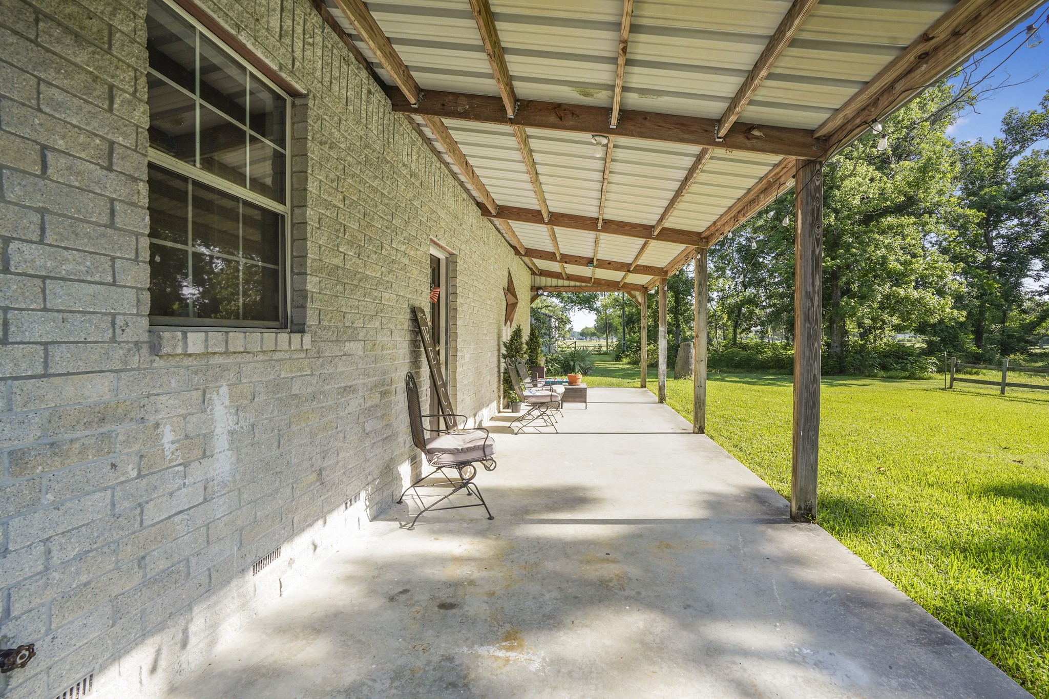 20547 Crosby Eastgate Road Crosby, TX 77532 - Photo 33 of 44 Front porch of the casita