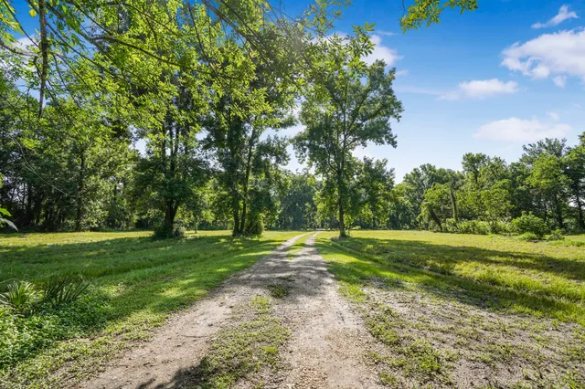 $999,999 | 20547 Crosby Eastgate Road, Crosby, TX 77532