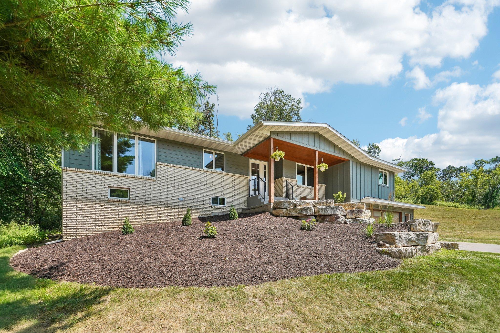 325 Townsvalley Road River Falls, WI 54022 - Photo 4 of 97