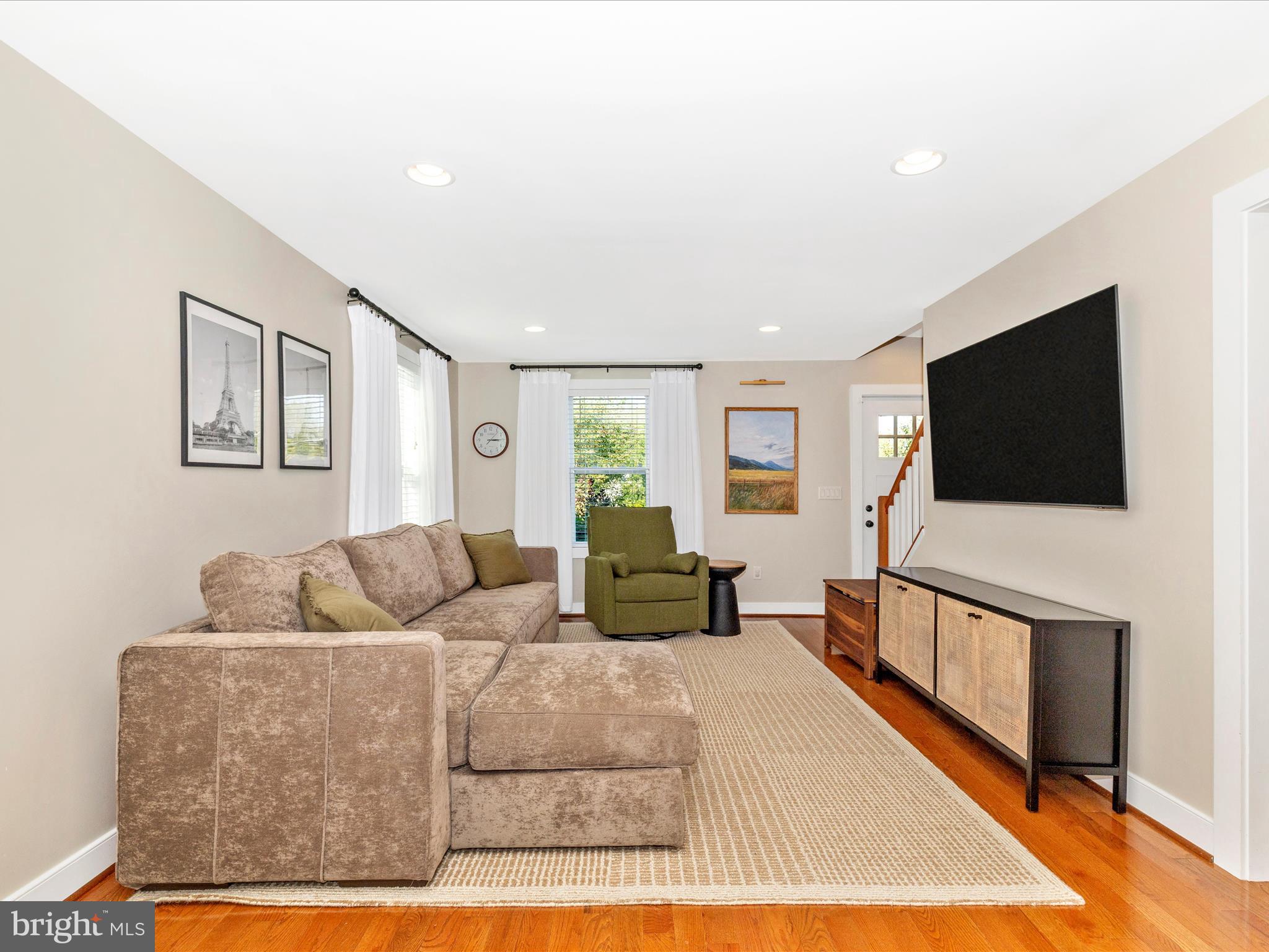 4533 Mountville Road Frederick, MD 21703 - Photo 12 of 70 Living Room