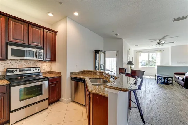 $1,790 | 3450 Parkridge Circle, Unit 204, Sarasota, FL 34243