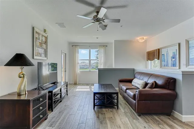 $1,790 | 3450 Parkridge Circle, Unit 204, Sarasota, FL 34243