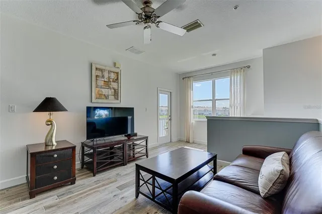 $1,790 | 3450 Parkridge Circle, Unit 204, Sarasota, FL 34243