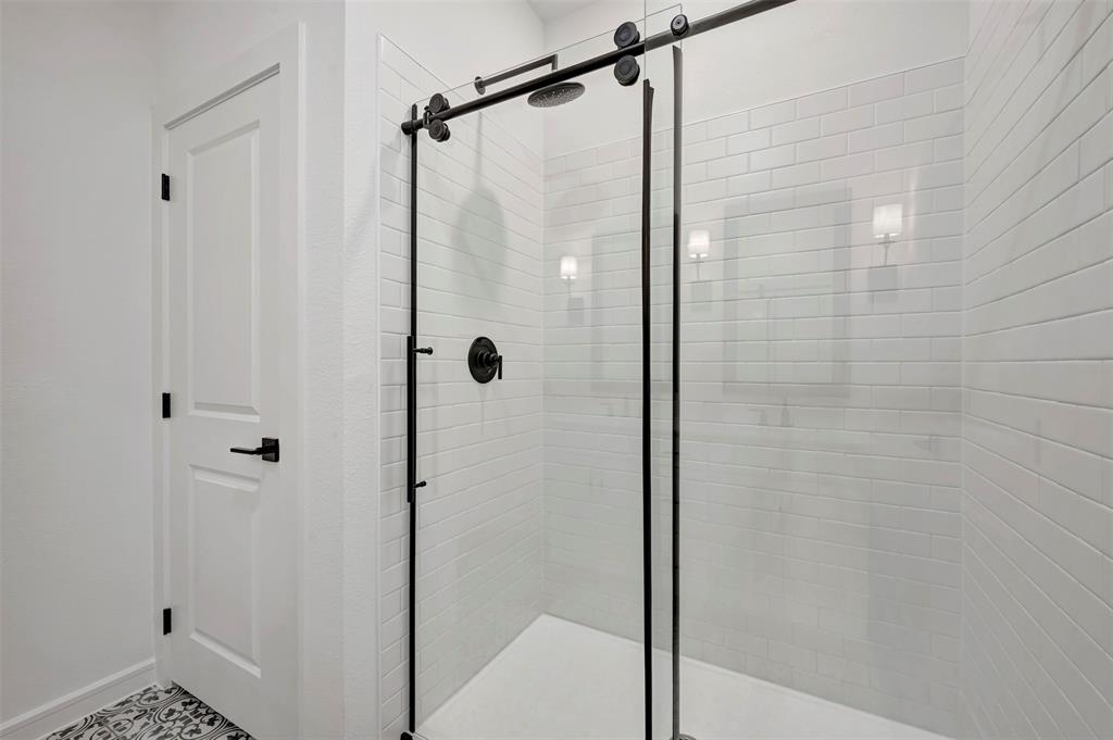 524 Brookside Drive Van Alstyne, TX 75495 - Photo 20 of 32 a bathroom with a shower