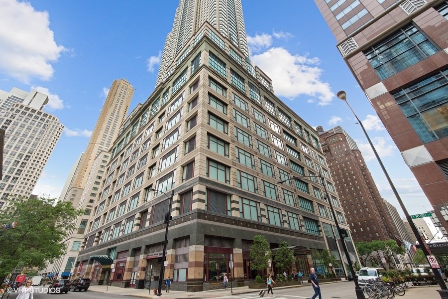 100 East Huron St Unit 2502