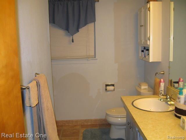 23685 Rockingham Street Southfield, MI 48033 - Photo 16 of 24 IMG_0689.jpg