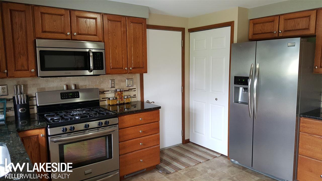 4260 Rochester Road Dryden, MI 48428 - Photo 13 of 49 31346748-12.JPG