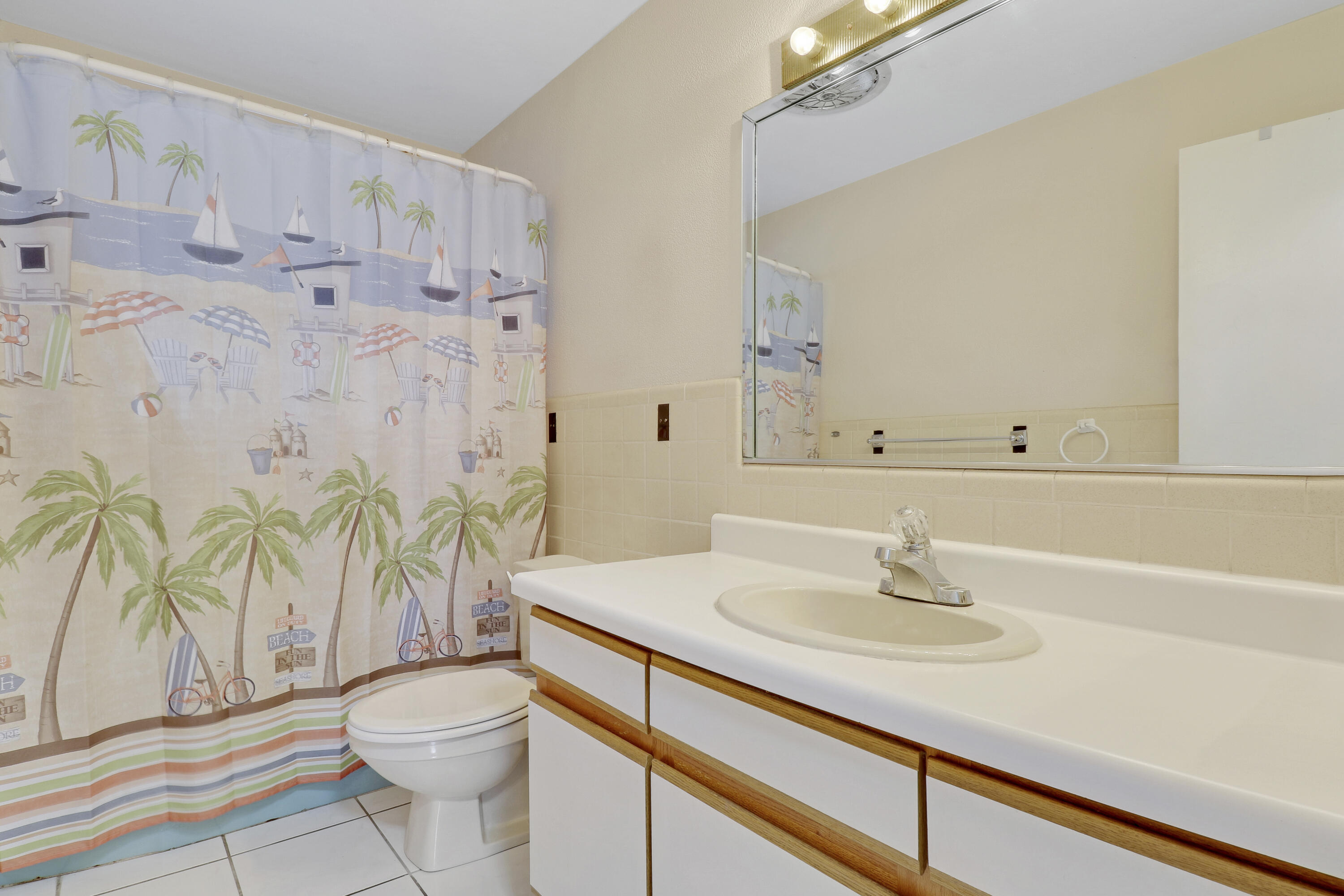 325 Masters Road Palm Springs, FL 33461 - Photo 17 of 35 Primary Bathroom