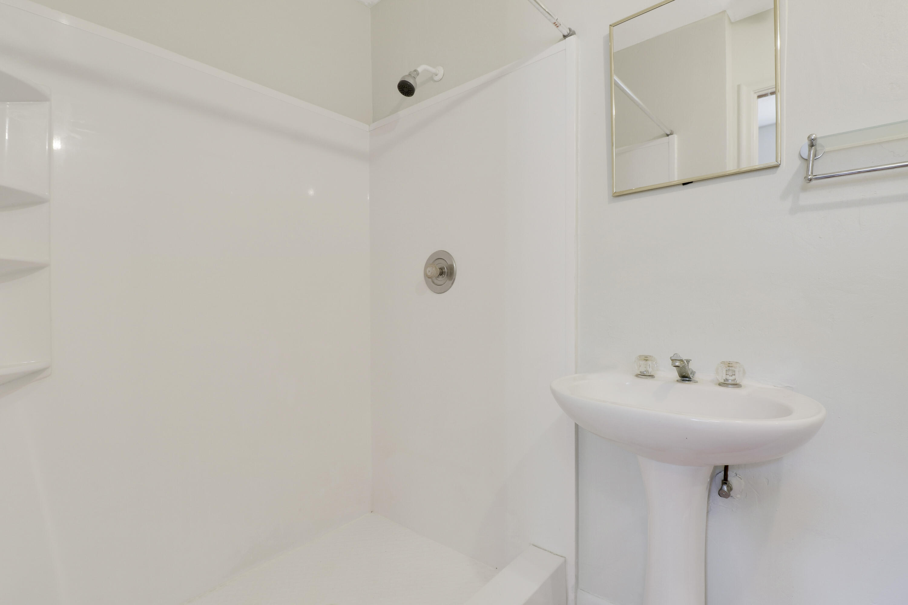 325 Masters Road Palm Springs, FL 33461 - Photo 23 of 35 3rd Bathroom