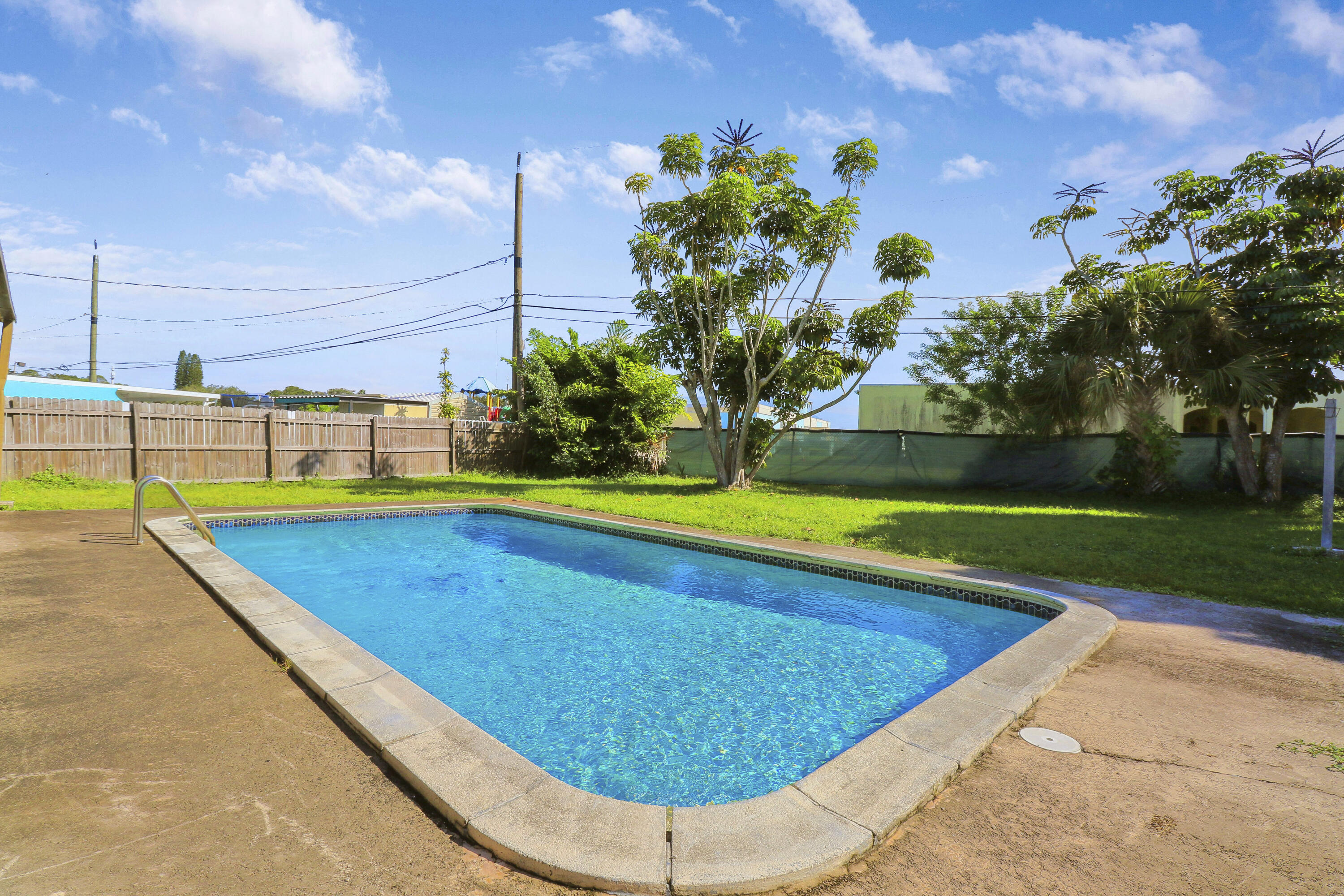 325 Masters Road Palm Springs, FL 33461 - Photo 27 of 35 Pool