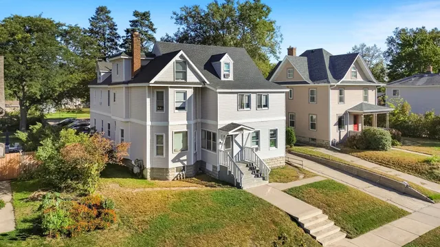 $1,140,000 | 1619 Hubbard Avenue, St. Paul, MN 55104