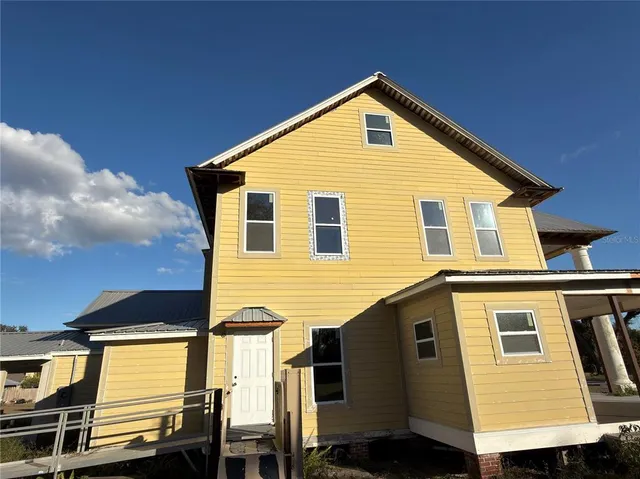 $435,000 | 701 1st Street Northeast, Fort Meade, FL 33841