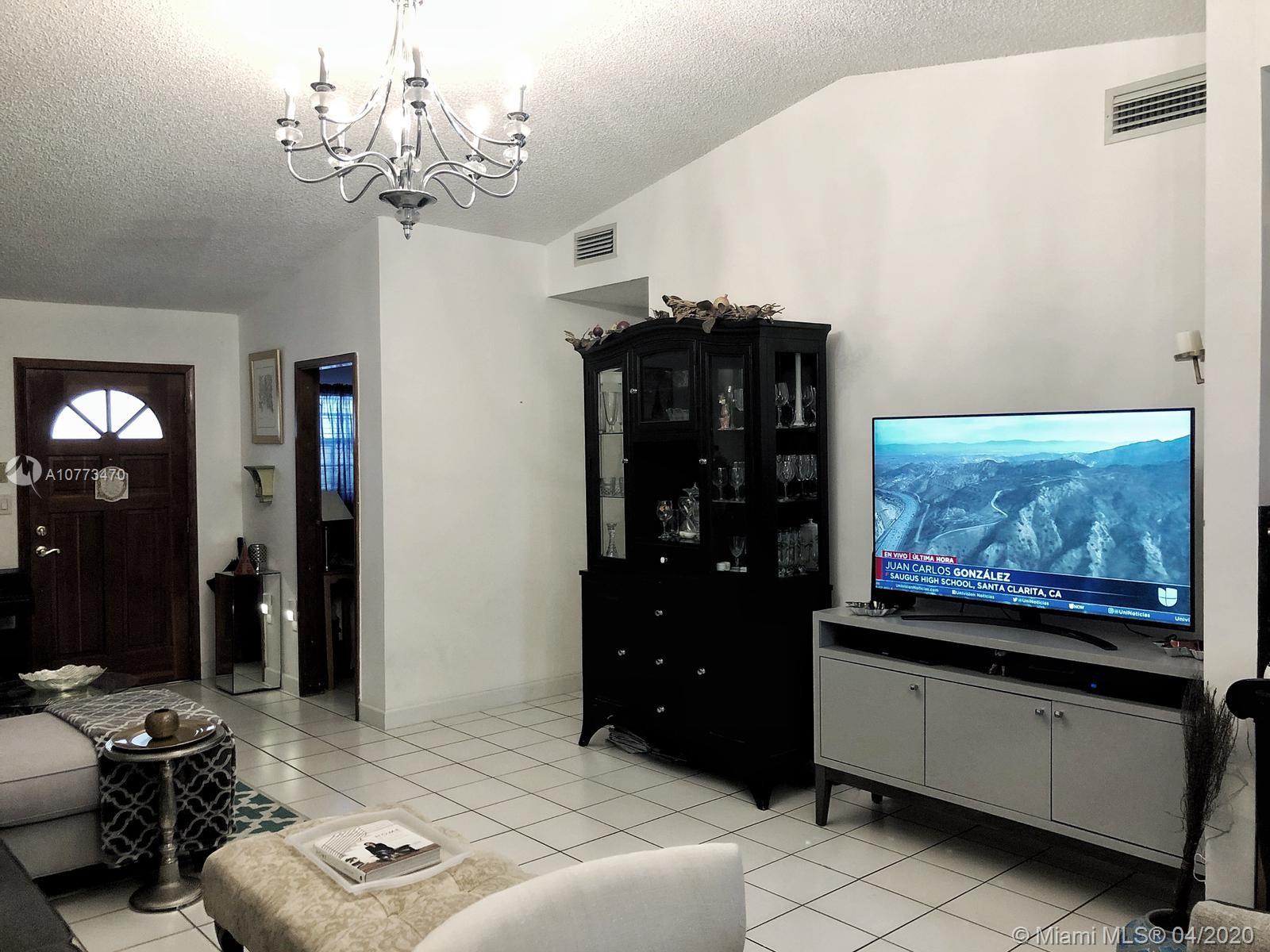 8000 Southwest 153rd Place Miami, FL 33193 - Photo 5 of 28 LIVING ROOM