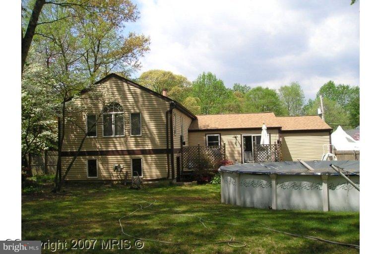 797 Stinchcomb Road Severna Park, MD 21146 - Photo 2 of 16 Back yard
