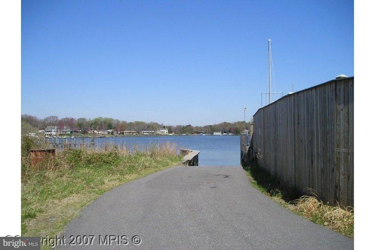 797 Stinchcomb Road Severna Park, MD 21146 - Photo 6 of 16 Community Amenities 2