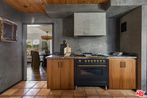 $2,175,000 | 5108 Strohm Avenue, North Hollywood, CA 91601