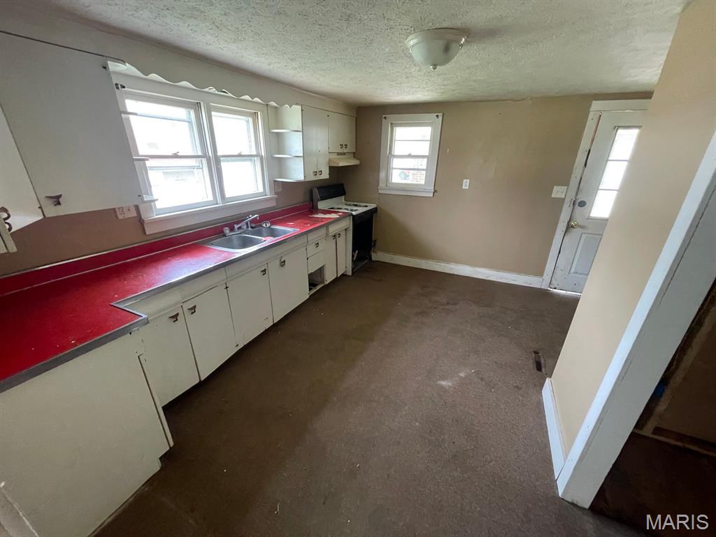 4012 Highway 16 Litchfield, IL 62056 - Photo 6 of 19