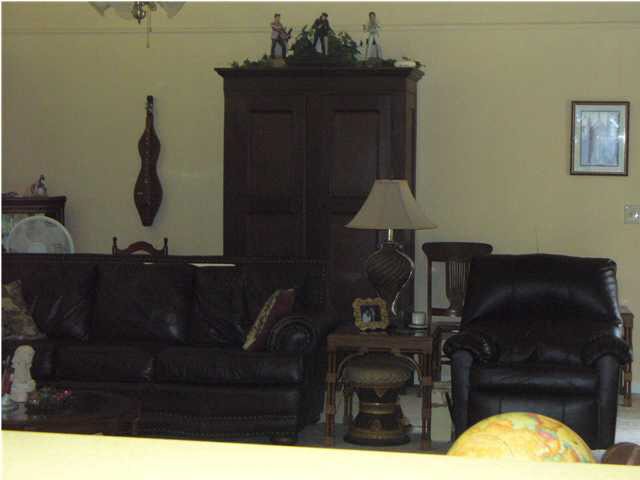 1098 Star Road Brandon, MS 39042 - Photo 3 of 9 Alternate view of the Greatroom.