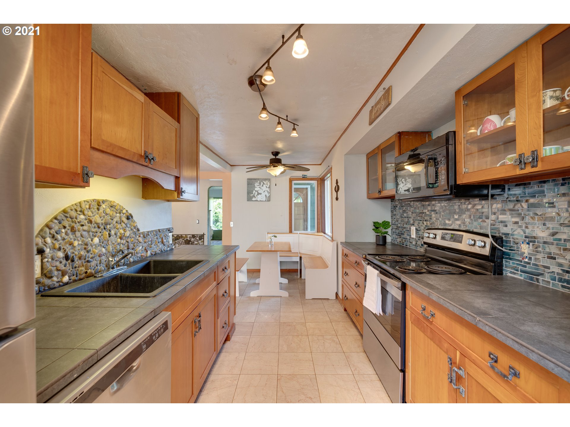 81840 Phil Road Astoria, OR 97103 - Photo 6 of 30 Gallery Image 6