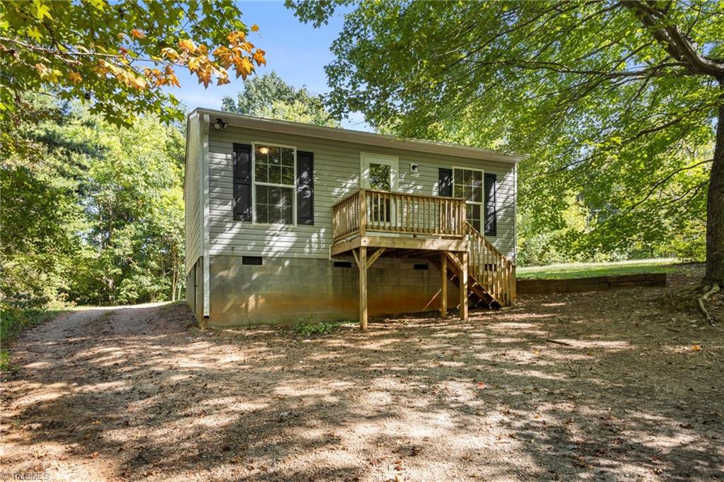 9847 Park Springs Road Ruffin, NC 27326 - Photo 17 of 20 Driveway to back of home