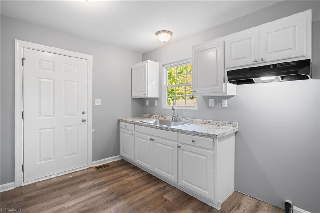 9847 Park Springs Road Ruffin, NC 27326 - Photo 7 of 20 Kitchen
