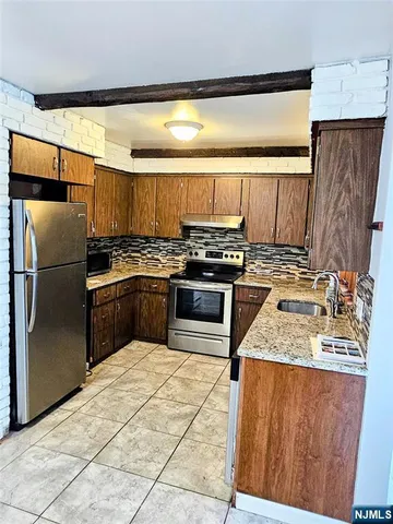 $4,000 | 138 Scoles Avenue, Unit 1ST FLOOR DU, Clifton, NJ 07012