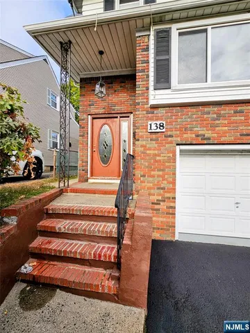 $4,000 | 138 Scoles Avenue, Unit 1ST FLOOR DU, Clifton, NJ 07012